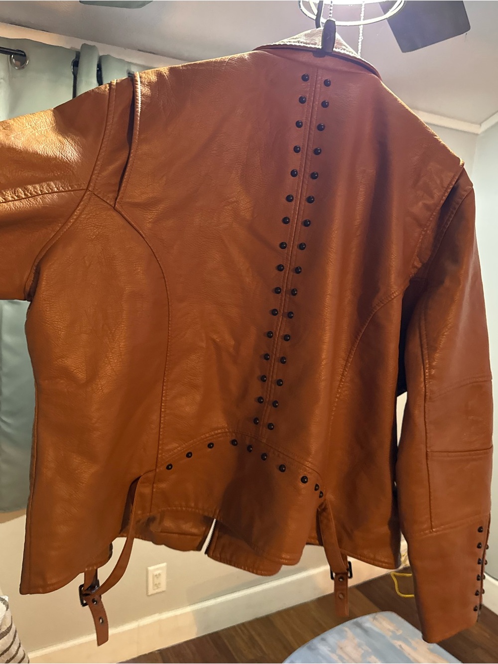Colleen Lopez Tan Leather Moto Jacket with Stud Details - Picture 4 of 6